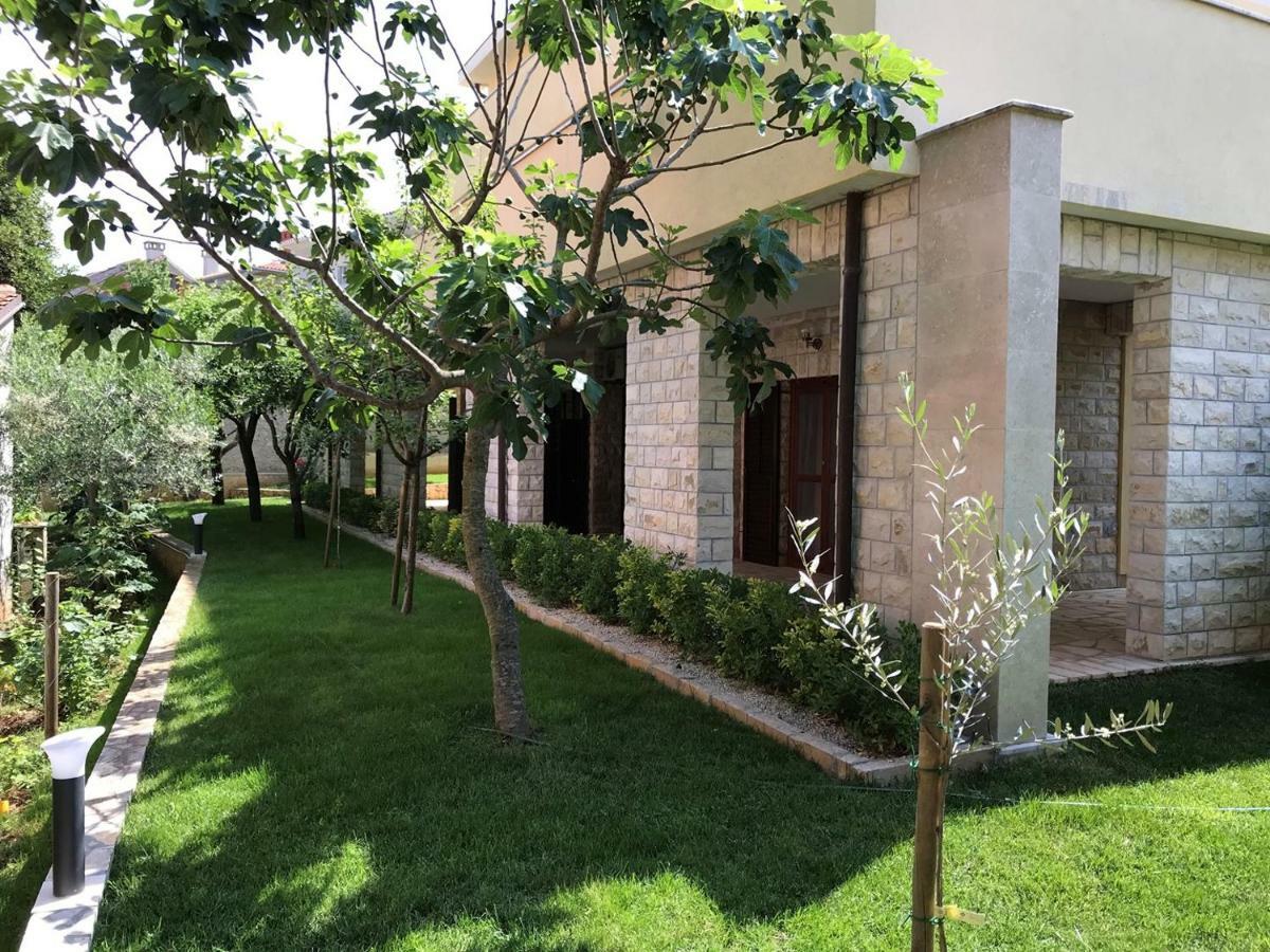 Apartment Villa-Bukvic Pjescana Uvala Exterior photo